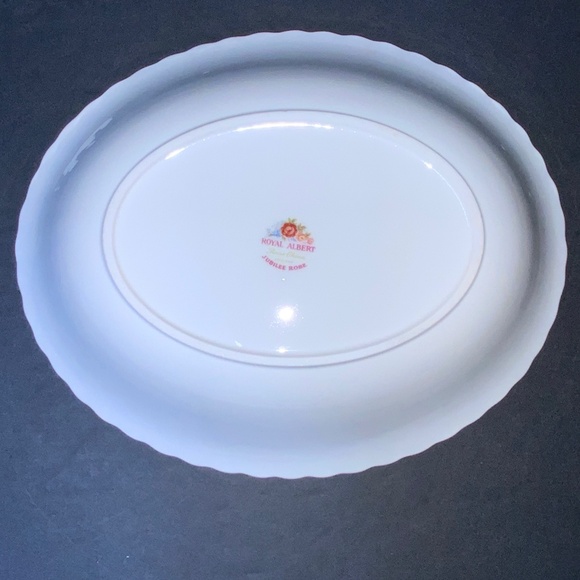 Set of 2 Vintage Royal Albert Jubilee Rose Oval Serving Bowls - EUC! - Picture 5 of 6